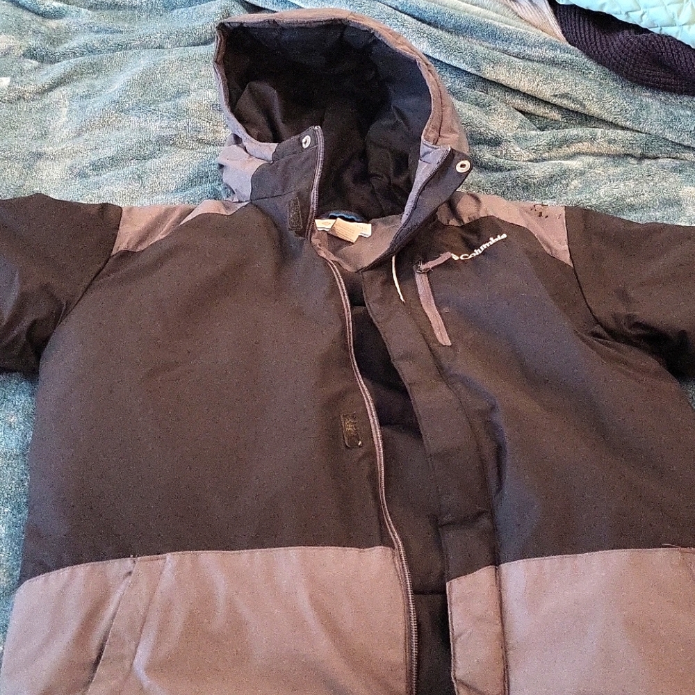 Boys XL Columbia ski jacket. Black grey.
